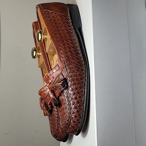 Magnanni British tan woven leather kilted tasseled loafers size 10M
